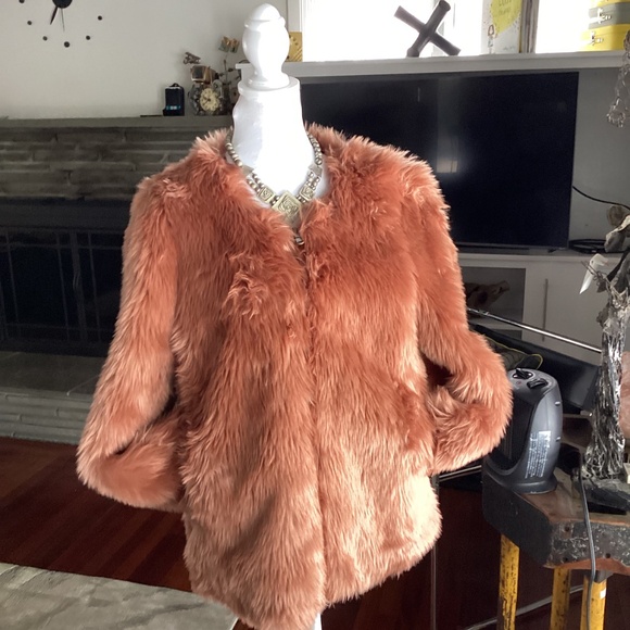 NWT forever 21 faux fur jacket BRONZE. FLUFFY MEDIUM. - Picture 8 of 14